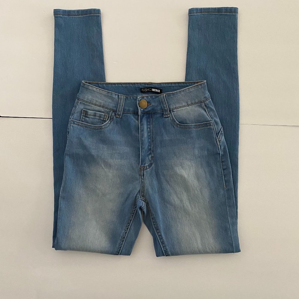 FASHION NOVA High Waist Jeans